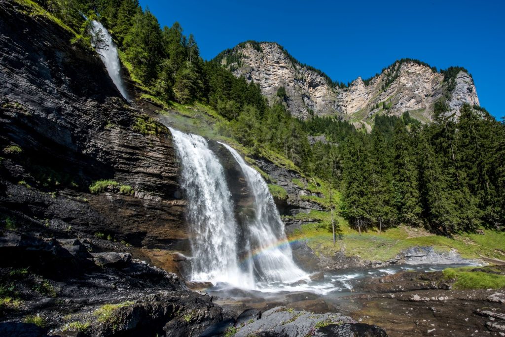 ces cascades en haute savoie n’ont rien à envier à celles d’islande