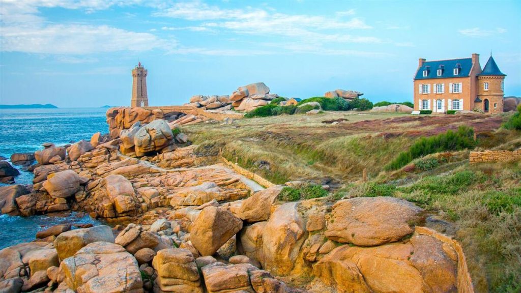 Ce village breton, bordé par l’Atlantique, est une merveille encore préservée