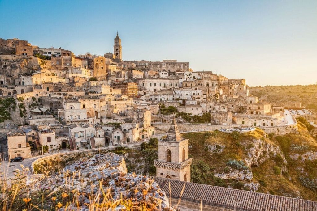 oubliez les pouilles cette région méconnue du sud de l'italie abrite matera mais aussi des villages fantômes fascinants
