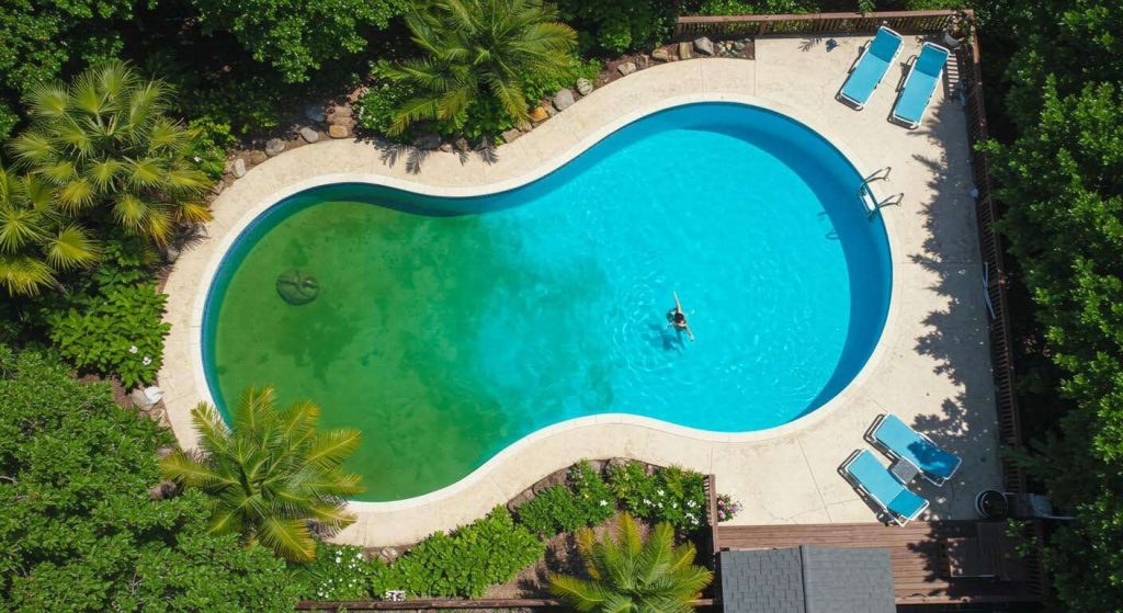 Comment j'ai transformé ma piscine "marécage" en lagon bleu azur avec une seule pastille de ce produit méconnu