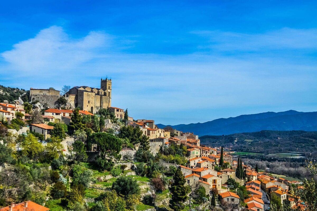 Les Pyrénées-Orientales dévoilent ce plus beau village de France ensoleillé, une beauté catalane