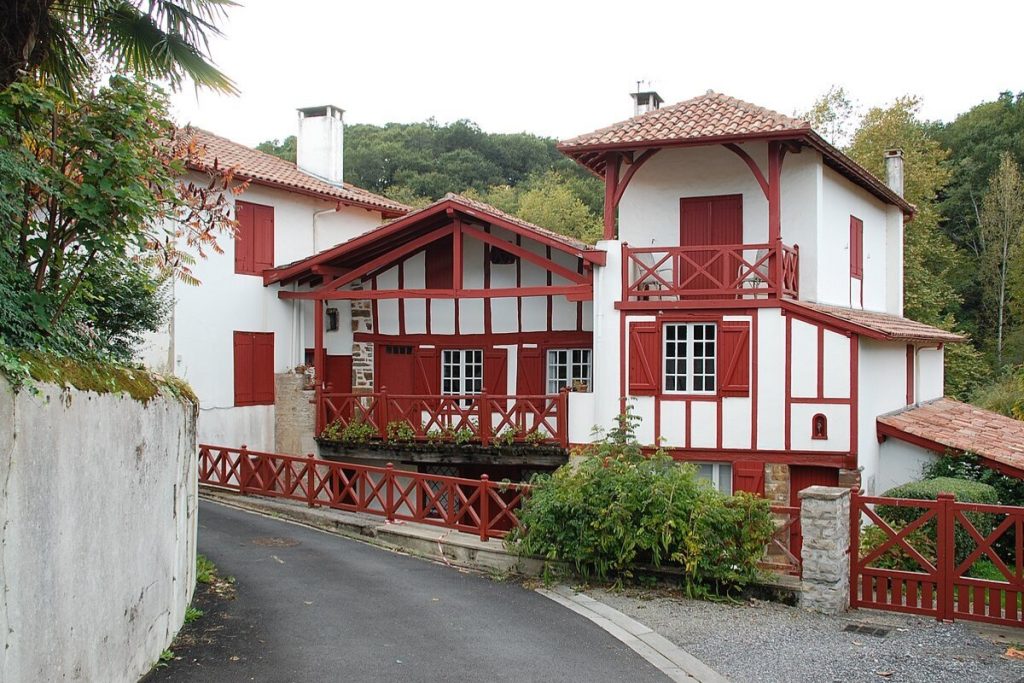 Le Pays Basque cache un plus beau village de France au charme indéniable, entre tradition et beauté 