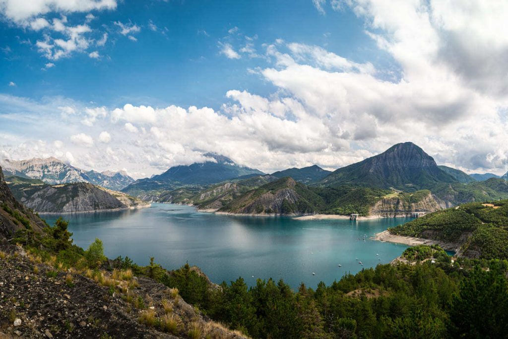 Marre de la canicule : ce lac secret des Alpes garantit une eau à 19°C même en plein mois d’août 