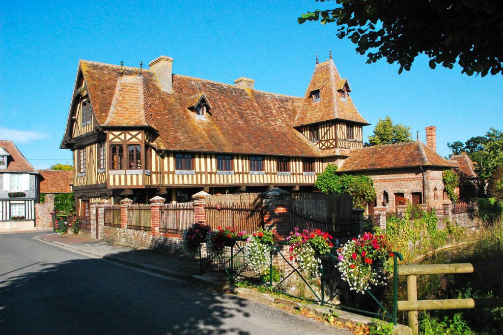 Le Calvados abrite un plus beau village de France typiquement normand