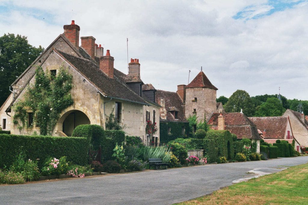 Loin du tumulte, ce plus beau village de France du Cher est une oasis de calme 