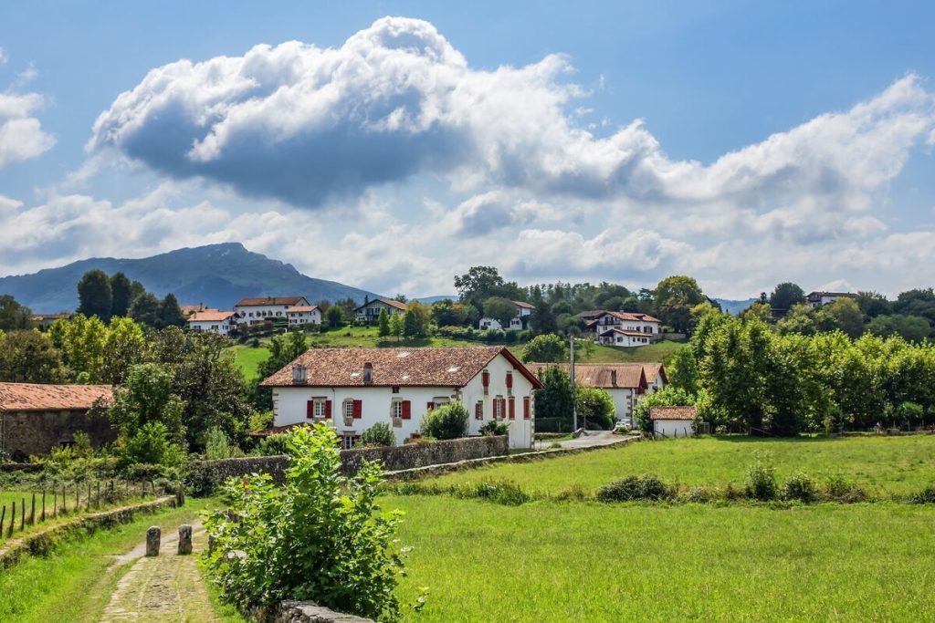 Cet été, évadez-vous au cœur du Pays Basque dans un des plus beaux villages de France (Sare)