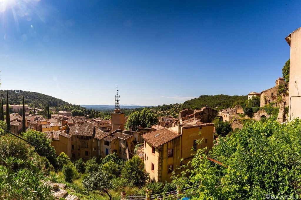 Le Var dévoile un plus beau village de France typiquement provençal 