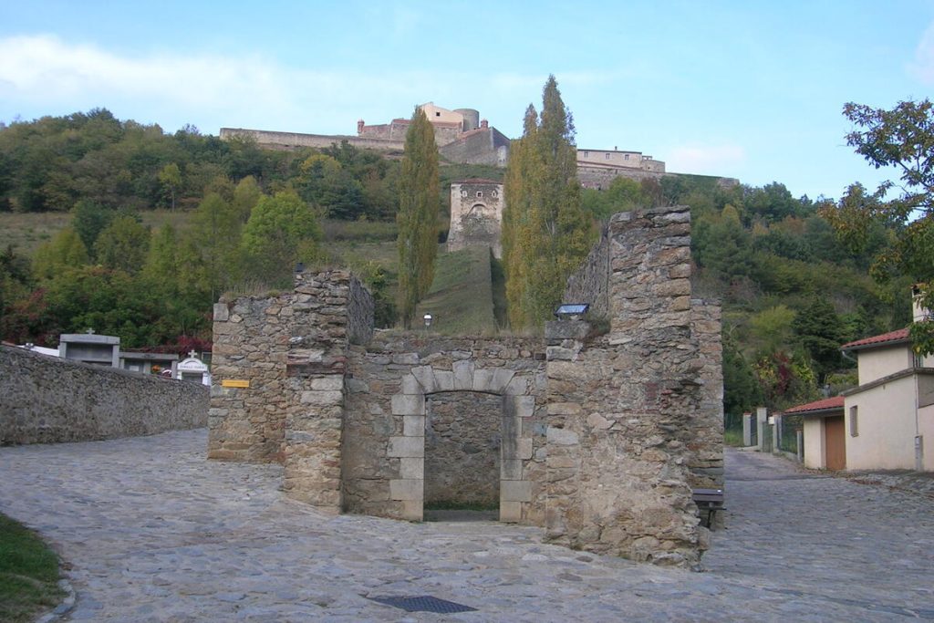 Ce village des Pyrénées-Orientales est un des plus beaux de France, une cité fortifiée unique 