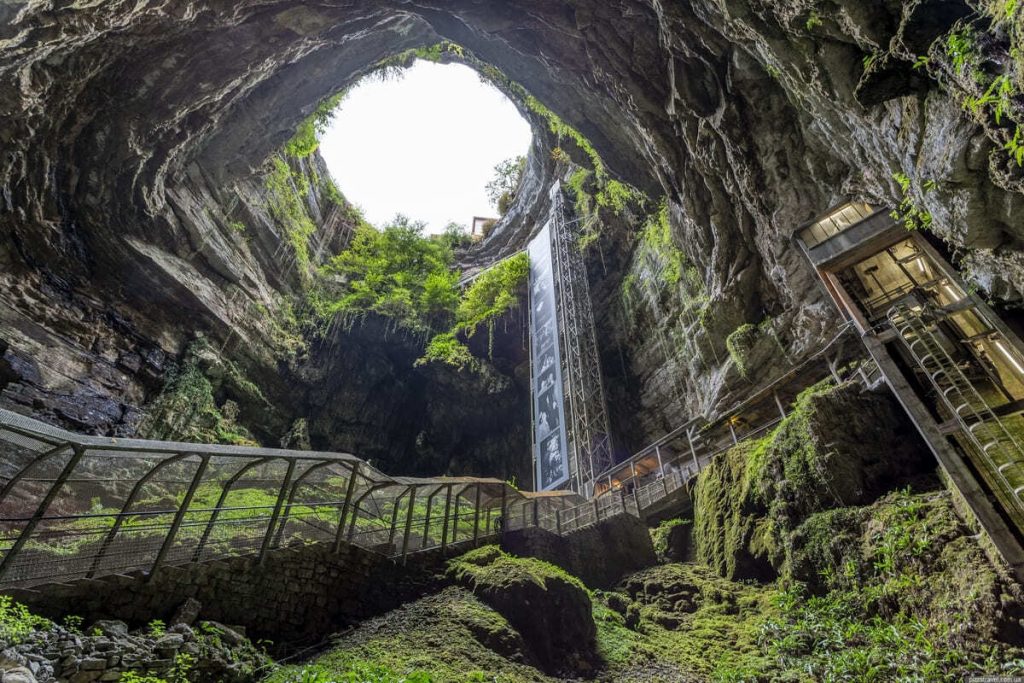 La « faille de Poudlard » existe, elle est dans le Lot et c&rsquo;est un gouffre spectaculaire à visiter en barque