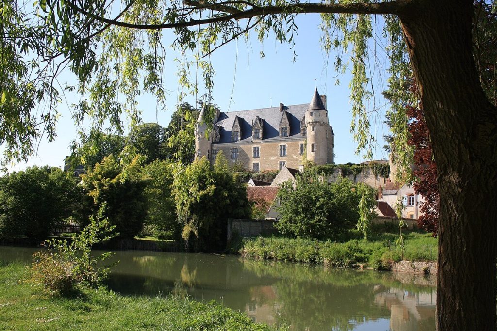 L&rsquo;Indre-et-Loire dévoile ce plus beau village de France et son château, un trésor de la Touraine 