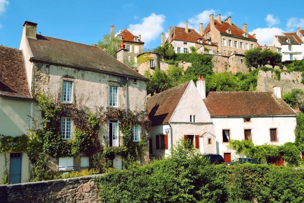 Un village réputé pour son anis : ce plus beau de France est en Bourgogne