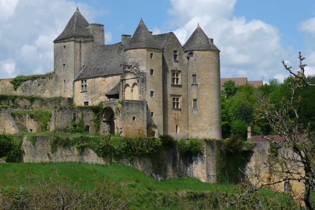 À 2h de Bordeaux, la vallée de la Dordogne et ses châteaux sont une merveille en arrière-saison