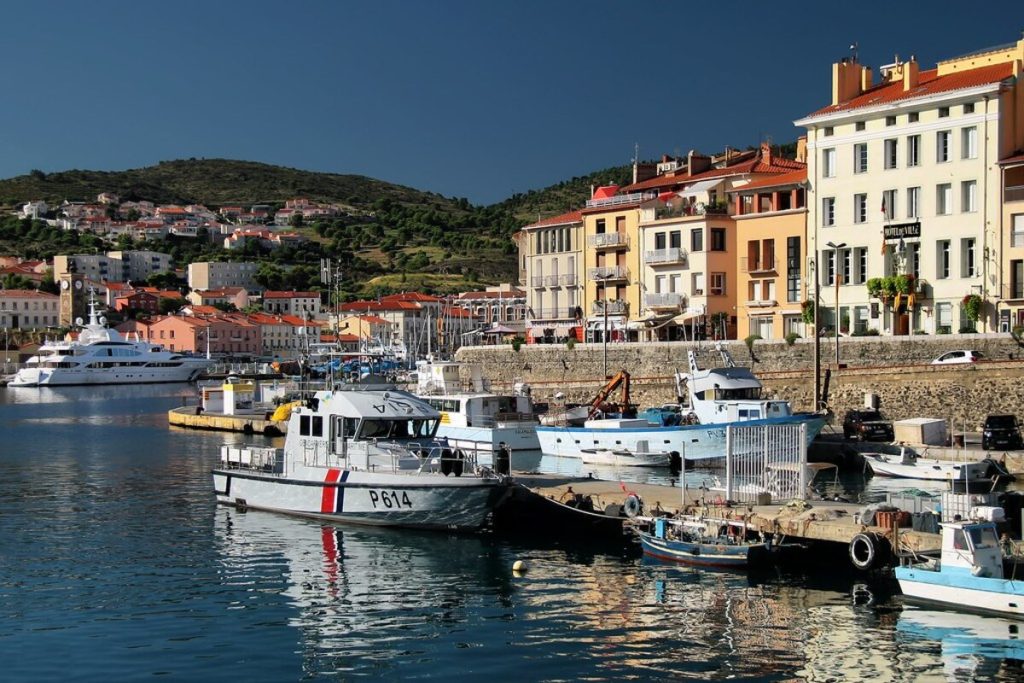 oubliez les calanques de cassis les criques secrètes de la côte vermeille sont un paradis pour les randonneurs