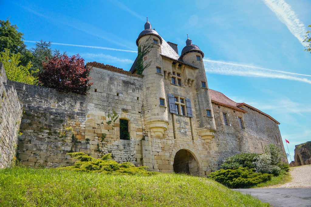oubliez les châteaux de la loire le périgord est la véritable terre des 1001 châteaux