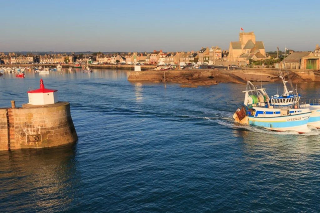 Ce petit port de la Manche est le seul à détenir le label de qualité pour ses moules de bouchot 