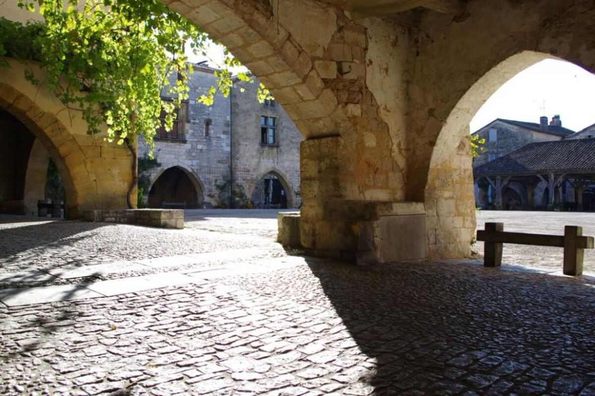 À 2h de Bordeaux, ce plus beau village de France est une bastide médiévale au charme fou