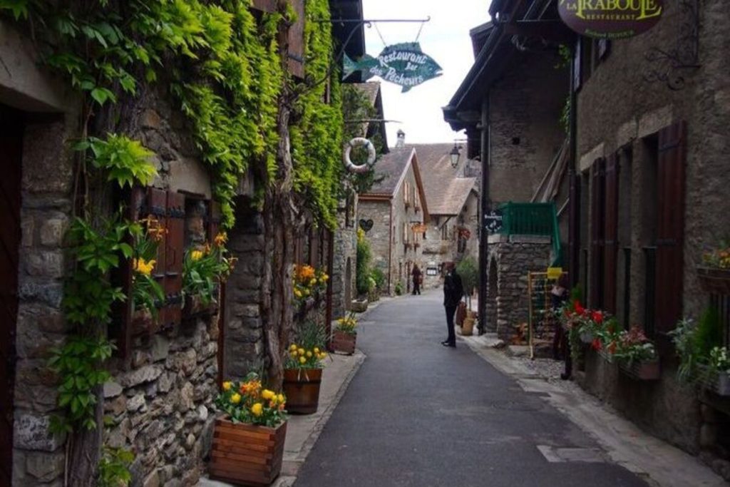 Personne ne le sait, mais ce plus beau village de France était la capitale d’une principauté indépendante