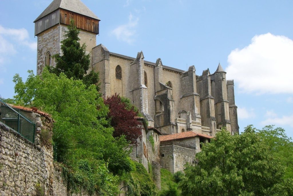 La Haute-Garonne dévoile ce plus beau village de France et sa collégiale romane, un chef-d&rsquo;œuvre classé UNESCO 