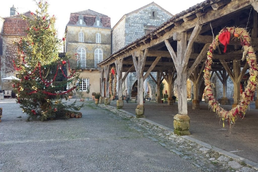 Oubliez Carcassonne : cette bastide classée plus beau village de France est un joyau médiéval plus intime 