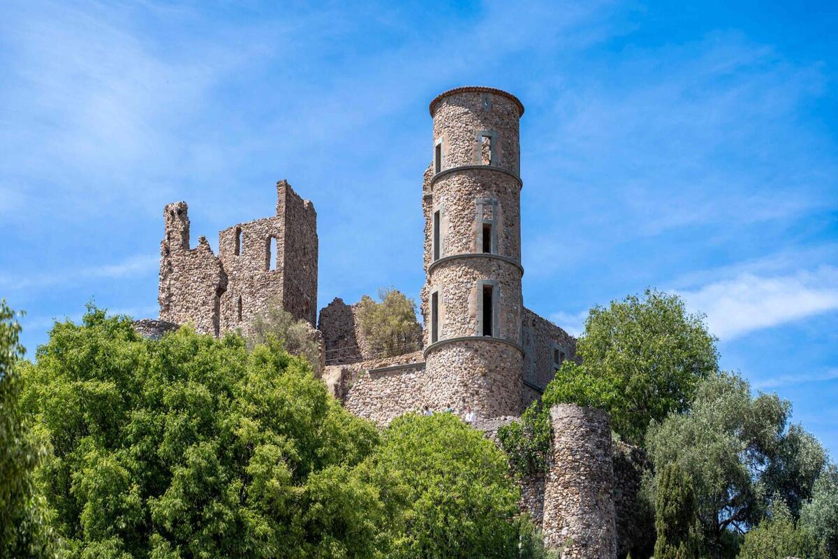 L’incroyable histoire de ce village varois construit en forme de cercleย