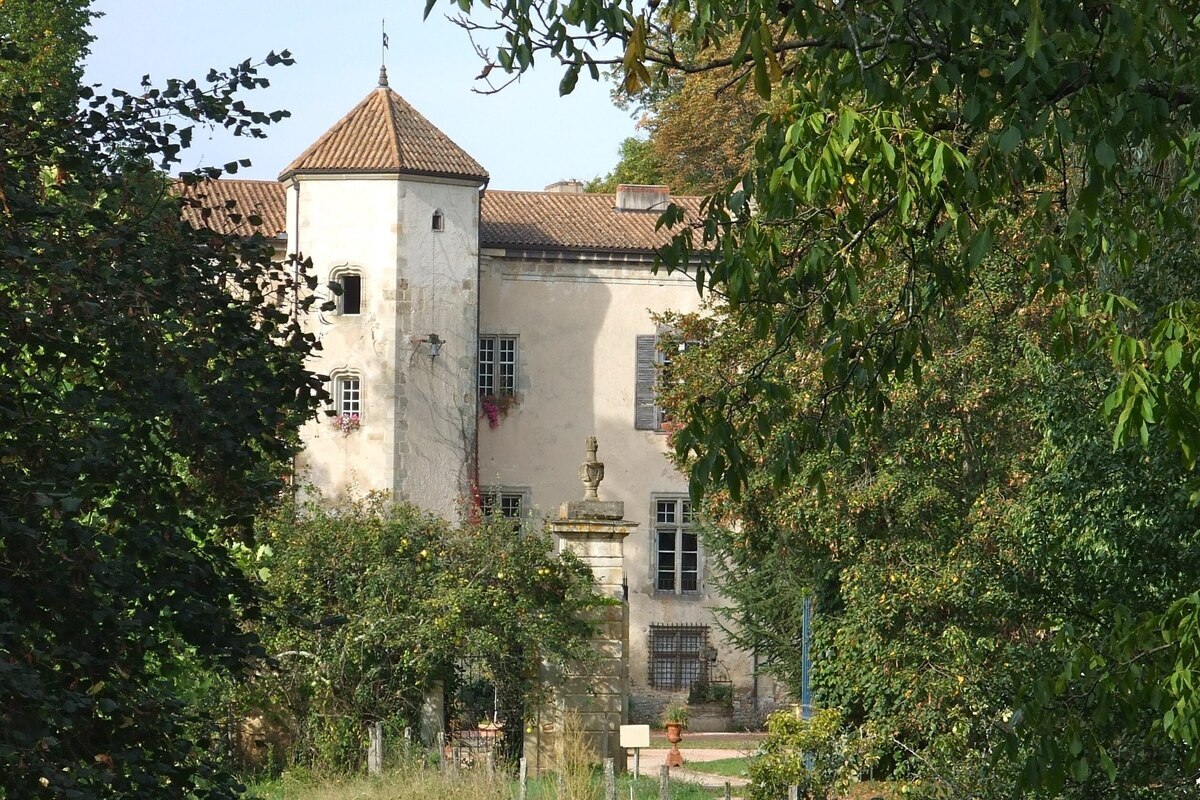 Pourquoi la ville de Thiers, en Auvergne, est-elle la capitale mondiale de la coutellerie depuis plus de 600 ans ?ย