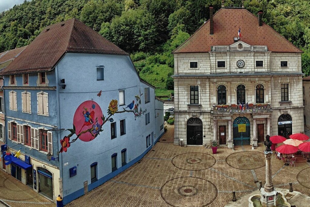 Ce village du Jura abrite un musée du jouet, une visite régressive et charmante pour une journée d’automne pluvieuse 
