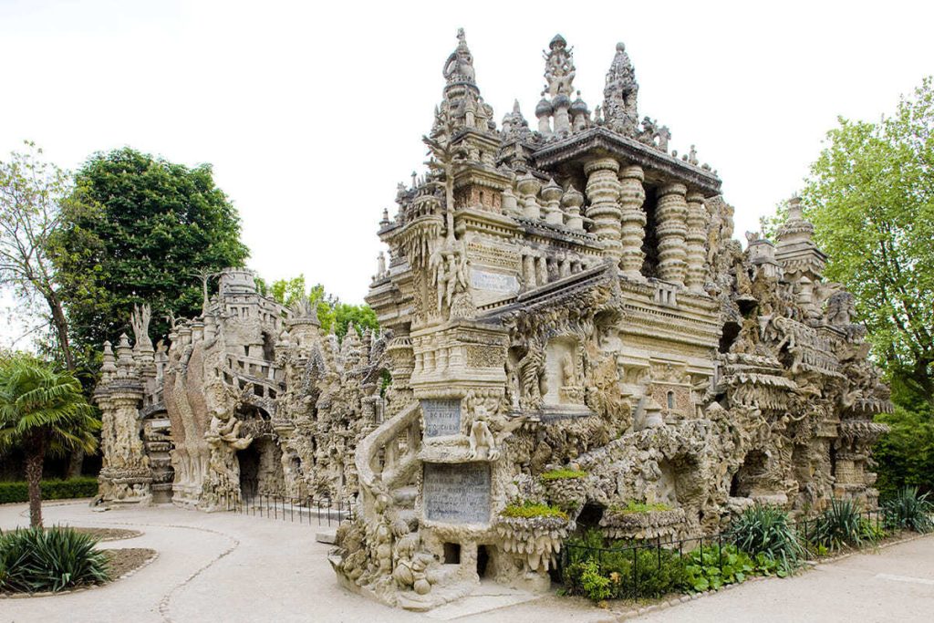 Le secret du « Palais Idéal du Facteur Cheval », une œuvre d&rsquo;art unique au monde à voir en Drôme 