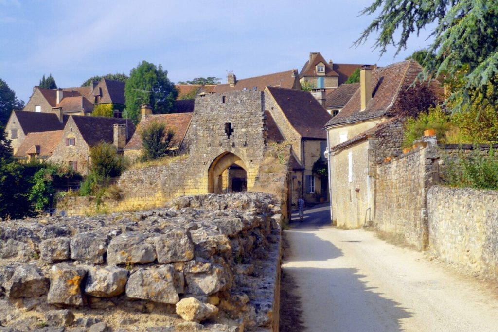 L’alternative à Sarlat : ce village médiéval du Périgord est un joyau bien plus tranquille