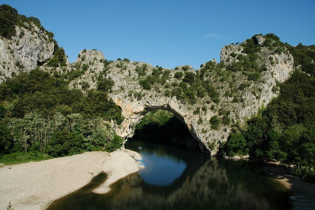 Le secret du « Pont d’Arc », une arche naturelle monumentale qui enjambe la rivière